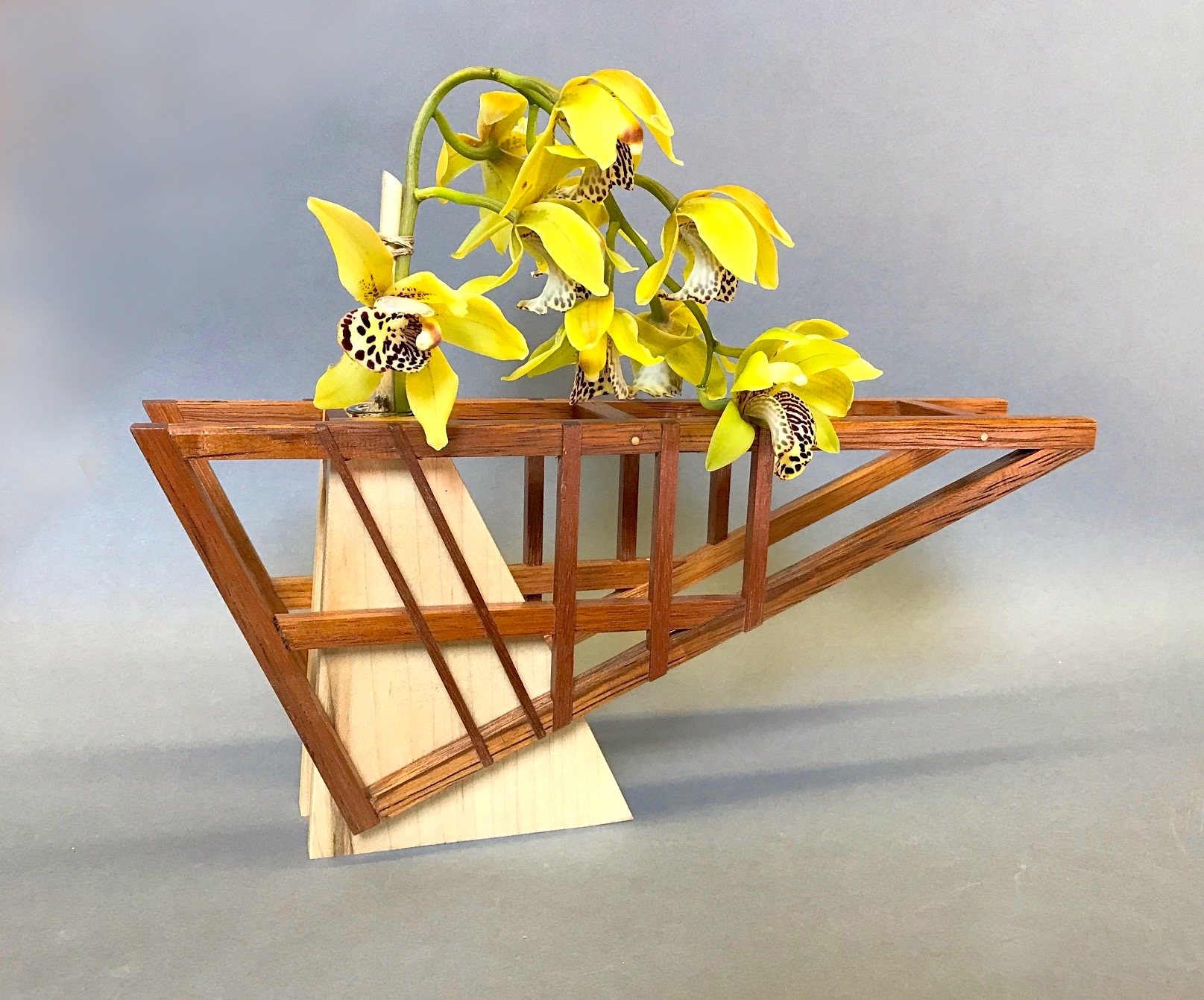 Frame #8    Maple/Balau    8" H